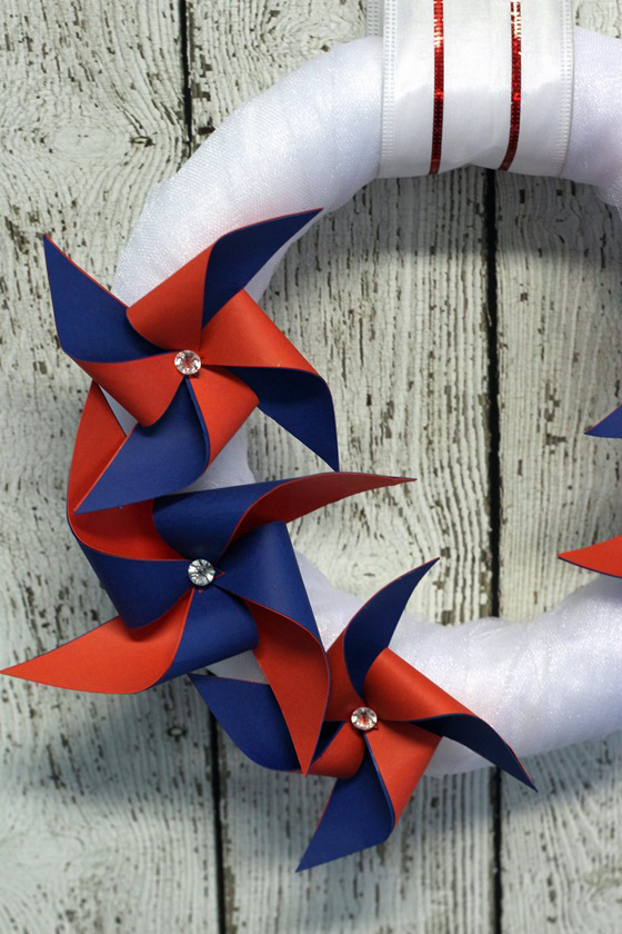 Red white and blue patriotic pinwheel wreath craft idea