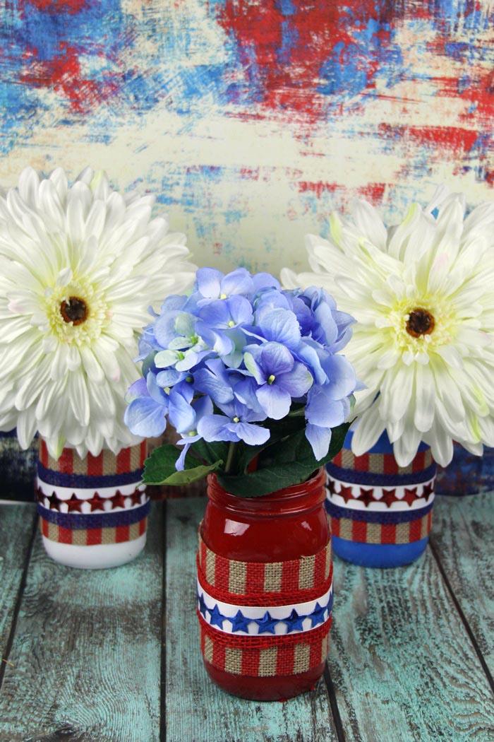 Pretty Patriotic DIY Mason Jar Vases